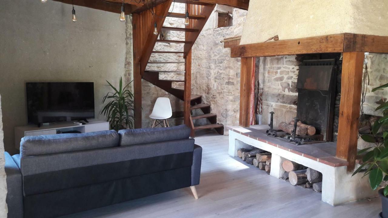 Maison En Pierres Au Coeur Du Village Medieval De Villeneuve Екстер'єр фото